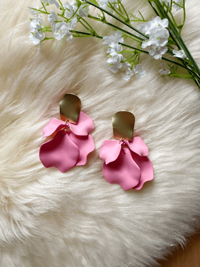 Sweet pink flower earrings | matte petals dangle earrings | unique golden disc floral earrings | brida party wedding earrings - TuttyKnitty