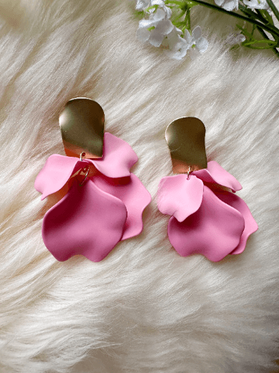 Sweet pink flower earrings | matte petals dangle earrings | unique golden disc floral earrings | brida party wedding earrings - TuttyKnitty