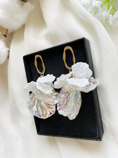 White pearl flower earrings | iridescent petal | golden disc geometric floral earrings | bridal party wedding bridesmaid earrings - TuttyKnitty